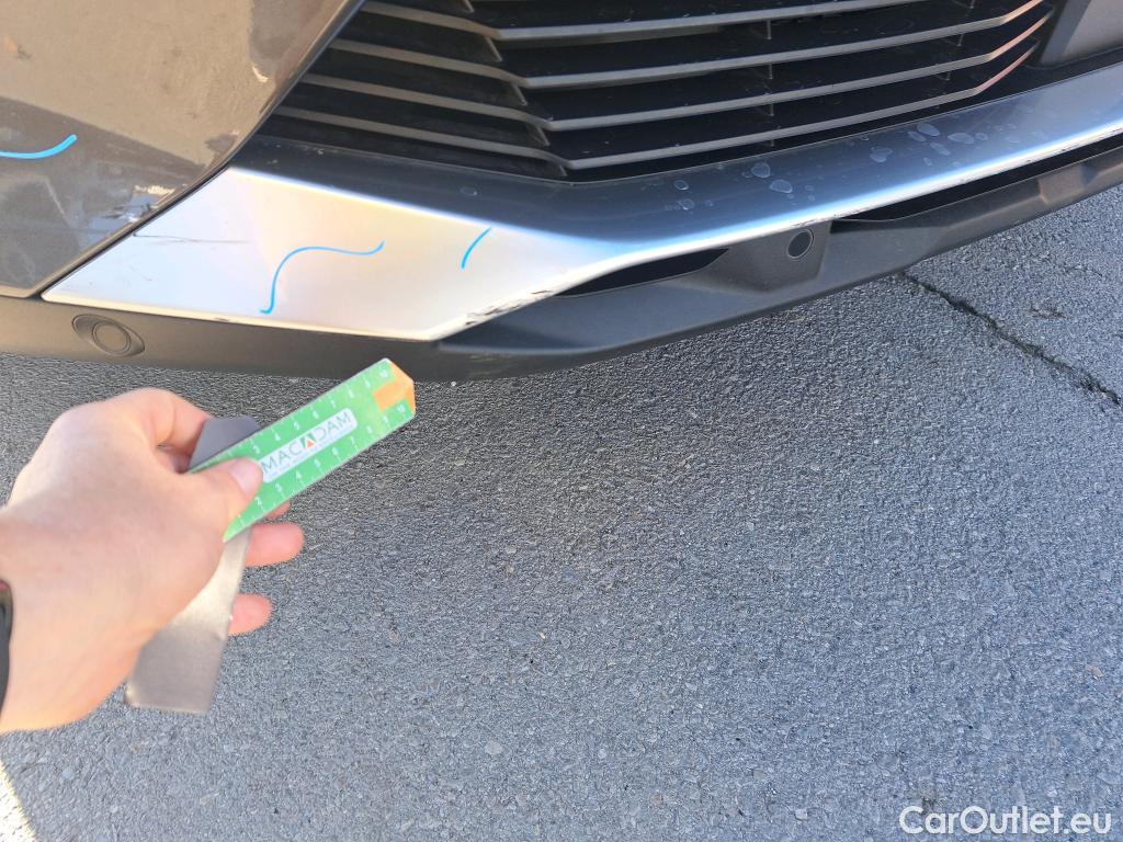  Peugeot  3008 PEUGEOT  Hybrid / 2020 / 5P / todoterreno 225 e-EAT8 Allure (AC2) #17