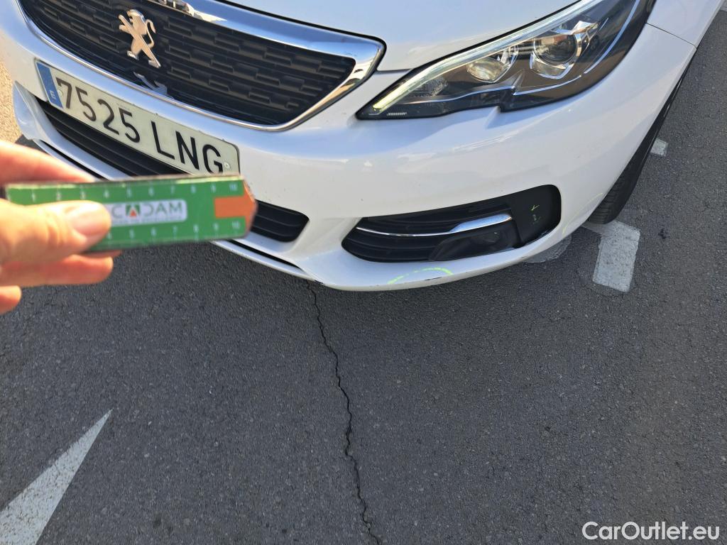  Peugeot  308 PEUGEOT  / 2017 / 5P / berlina con portón 5p Active Pack BlueHDi 130 S&S #34