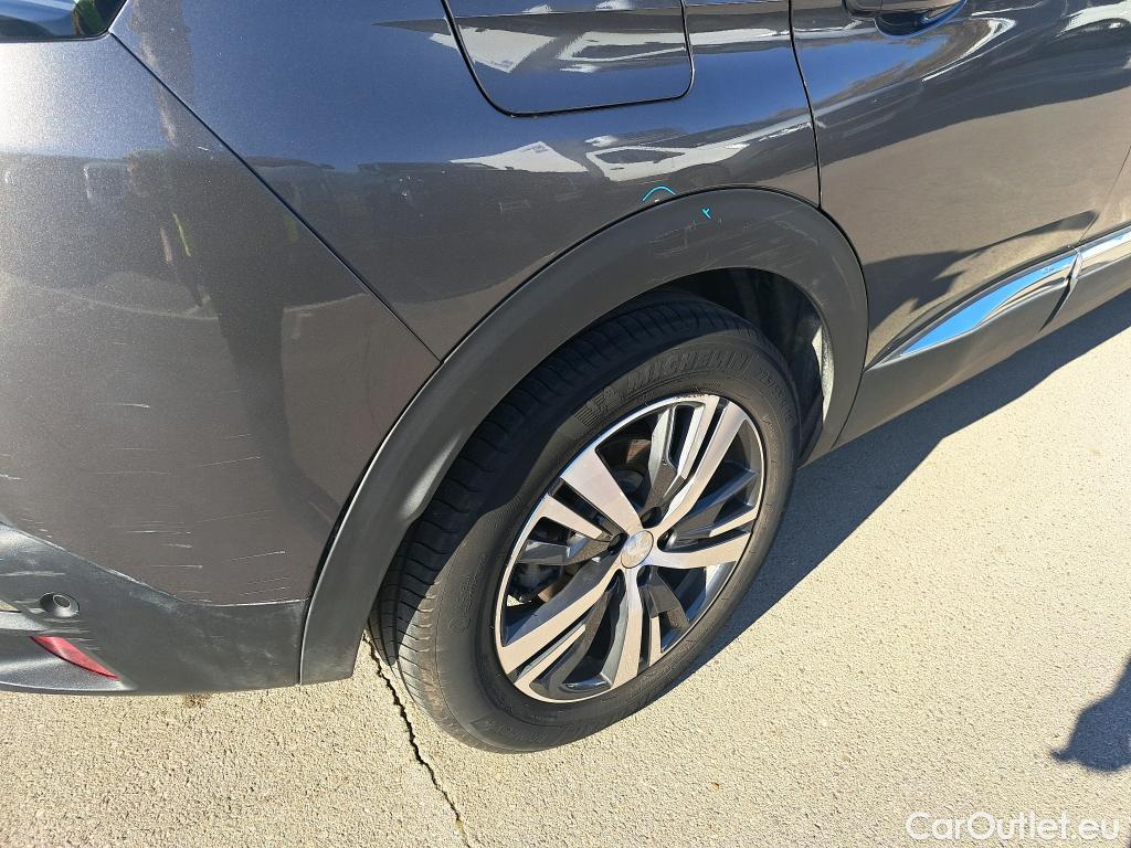  Peugeot  3008 PEUGEOT  Hybrid / 2020 / 5P / todoterreno 225 e-EAT8 Allure (AC2) #32