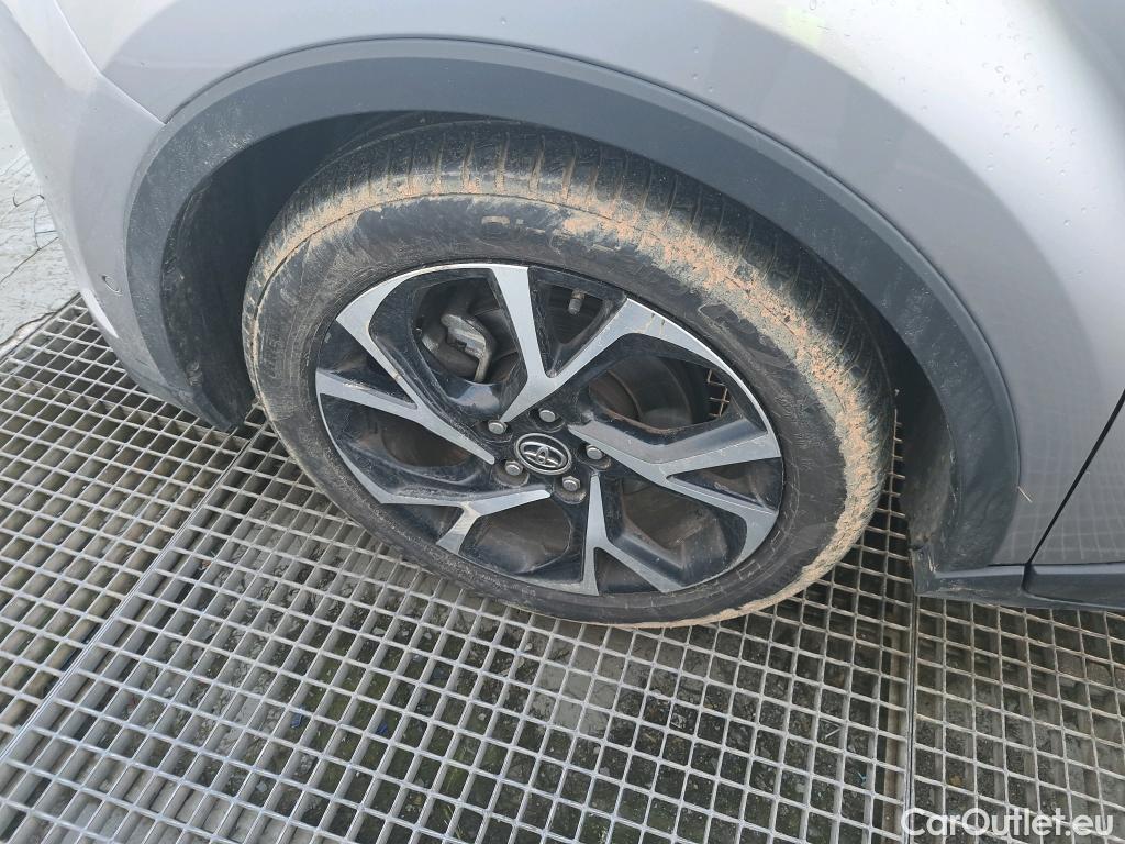  Toyota  C-HR TOYOTA  / 2016 / 5P / todoterreno 1.8 125H Advance (CX) #3
