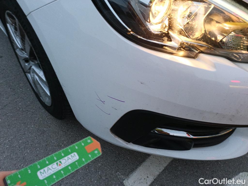  Peugeot  308 PEUGEOT  / 2017 / 5P / familiar SW Active Pack BlueHDi 130 S&S #17