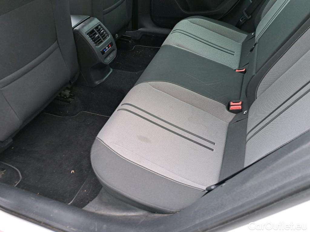  Seat  Leon SEAT Nuevo León / 2020 / 5P / familiar SP 2.0 TDI 85kW Style Go(SP) #4