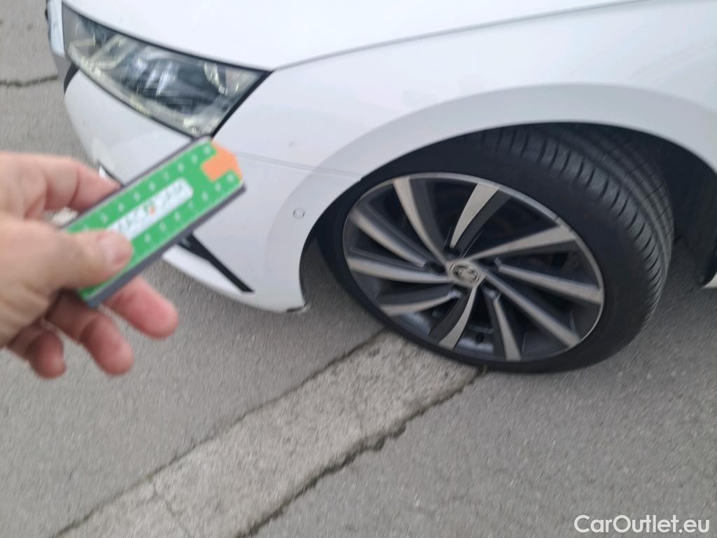  Skoda  Octavia SKODA  / 2020 / 5P / familiar Combi 2.0 TDI 110kW (150CV) DSG Style #37