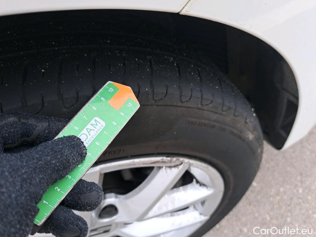  Seat  Leon SEAT Nuevo León / 2020 / 5P / familiar SP 2.0 TDI 85kW Style Go(SP) #13