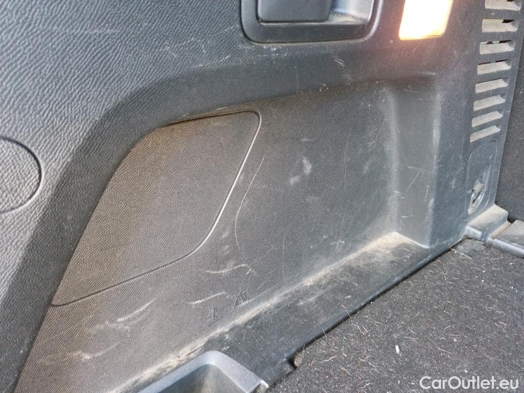  Peugeot  3008 PEUGEOT  / 2020 / 5P / todoterreno 1.5 BlueHDi 96kW S&S Allure Pack EAT8 #18