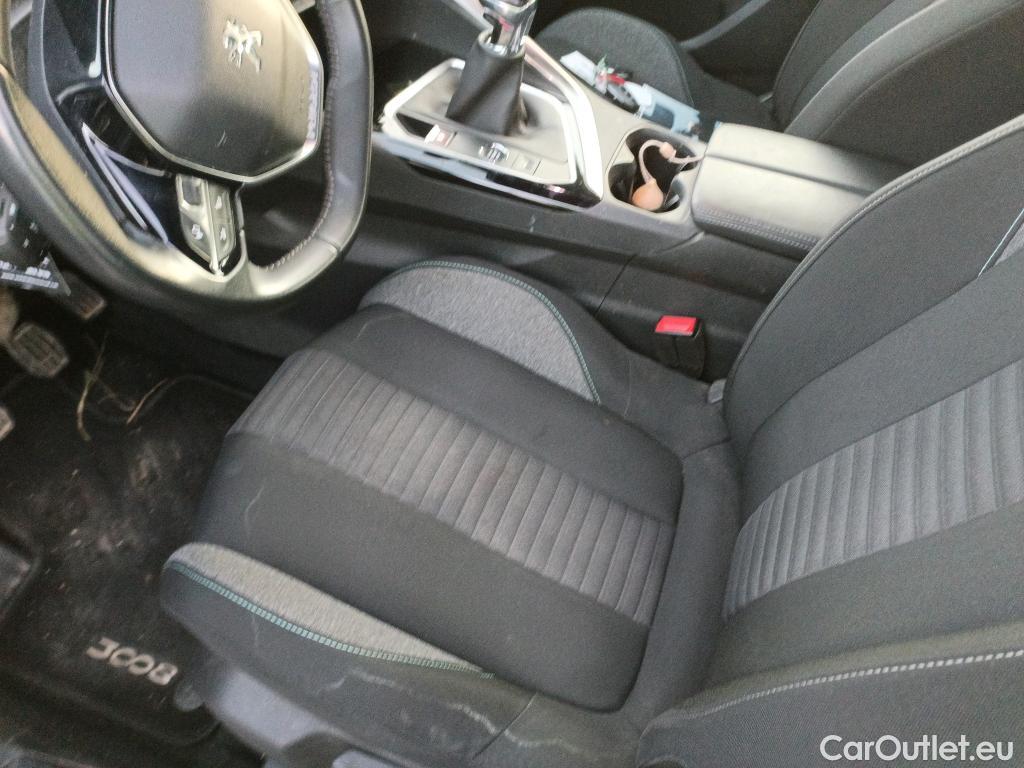  Peugeot  3008  Active Pack 1.2 PureTech 130CV MT6 E6d #3