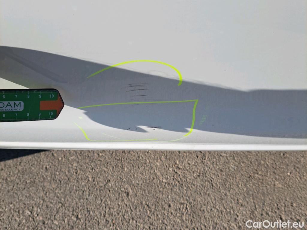  Peugeot  308 PEUGEOT  / 2017 / 5P / berlina con portón 5p Active Pack BlueHDi 130 S&S #5