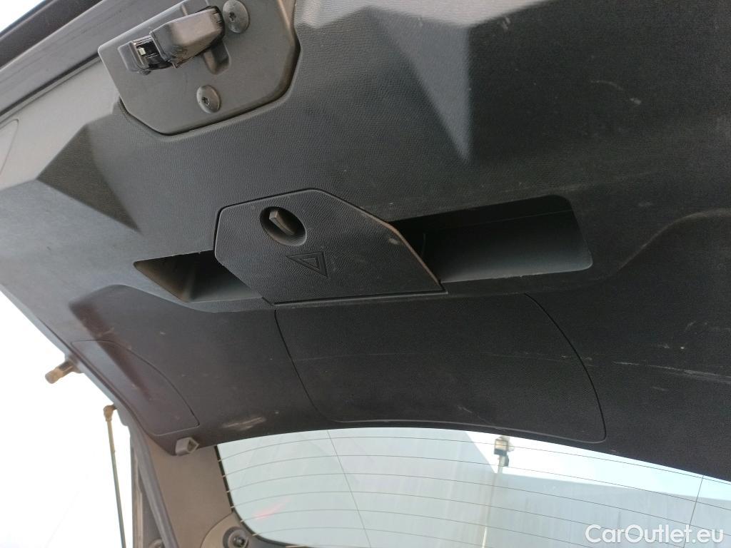  Peugeot  3008 PEUGEOT  / 2020 / 5P / todoterreno 1.5 BlueHDi 96kW S&S Allure Pack EAT8 #16