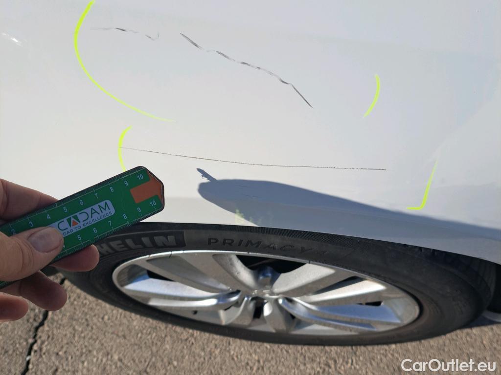  Peugeot  308 PEUGEOT  / 2017 / 5P / berlina con portón 5p Active Pack BlueHDi 130 S&S #22