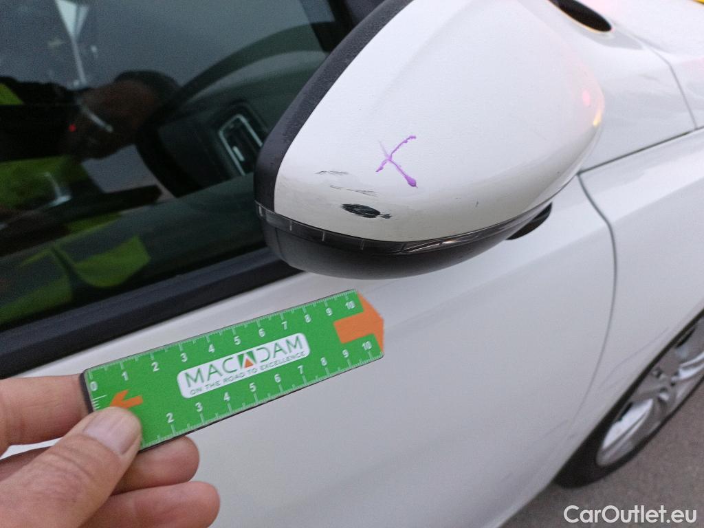  Peugeot  308 PEUGEOT  / 2017 / 5P / familiar SW Active Pack BlueHDi 130 S&S #23