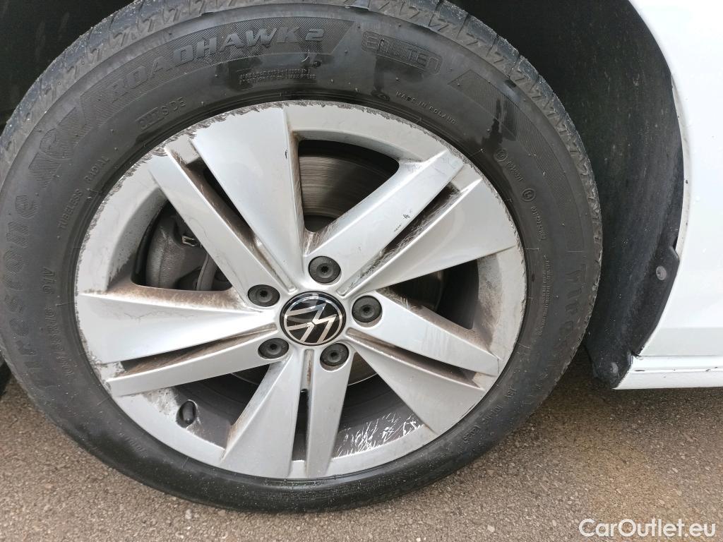  Volkswagen  Golf  VOLKSWAGEN / 2020 / 5P / familiar 2.0 TDI 85kW (115CV) DSG Variant #19