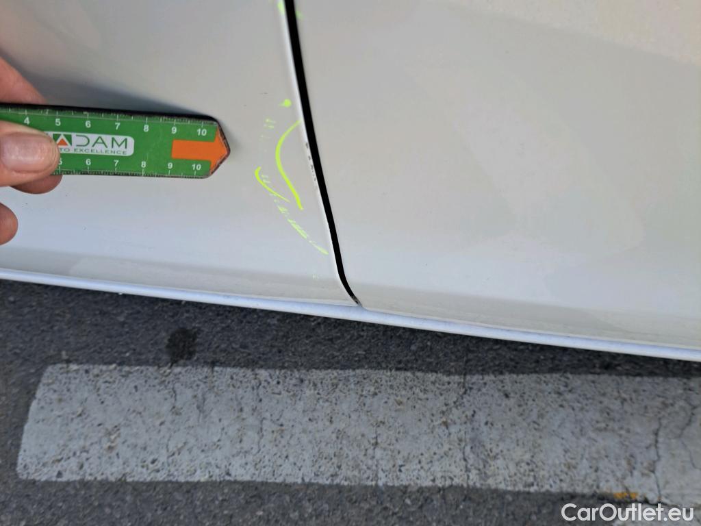  Peugeot  308 PEUGEOT  / 2017 / 5P / berlina con portón 5p Active Pack BlueHDi 130 S&S #14