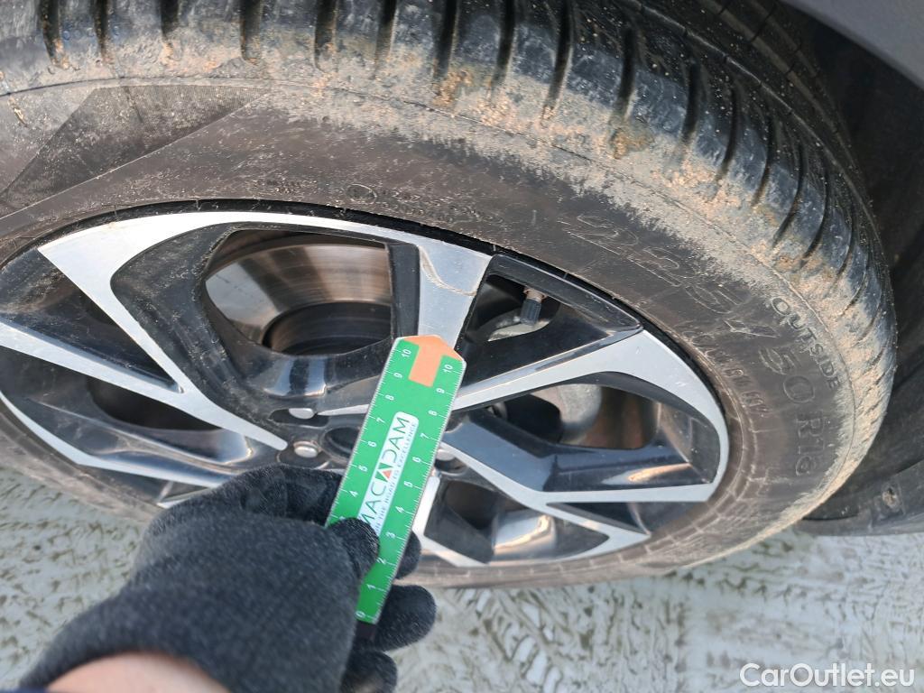  Toyota  C-HR TOYOTA  / 2016 / 5P / todoterreno 1.8 125H Advance (CX) #8