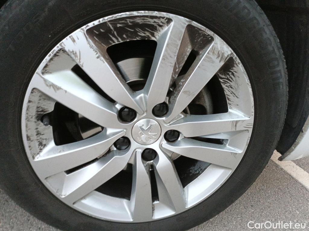  Peugeot  308 PEUGEOT  / 2017 / 5P / familiar SW Active Pack BlueHDi 130 S&S #10