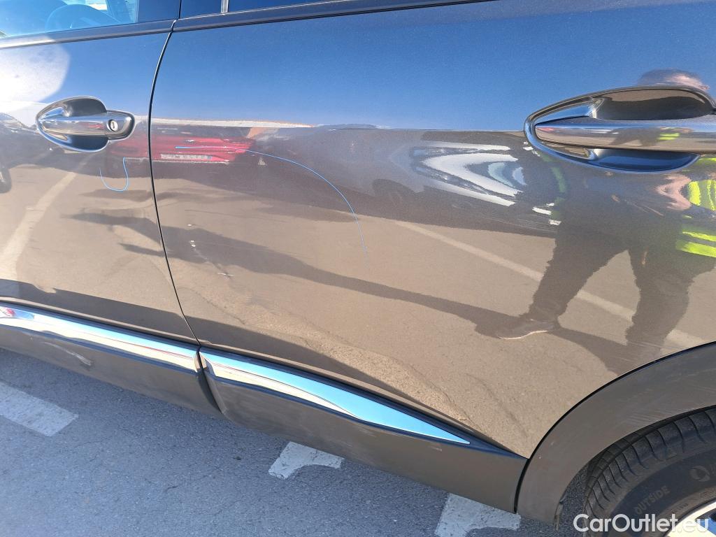  Peugeot  3008 PEUGEOT  Hybrid / 2020 / 5P / todoterreno 225 e-EAT8 Allure (AC2) #3