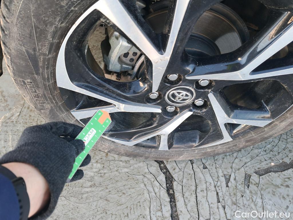  Toyota  C-HR TOYOTA  / 2016 / 5P / todoterreno 1.8 125H Advance (CX) #6