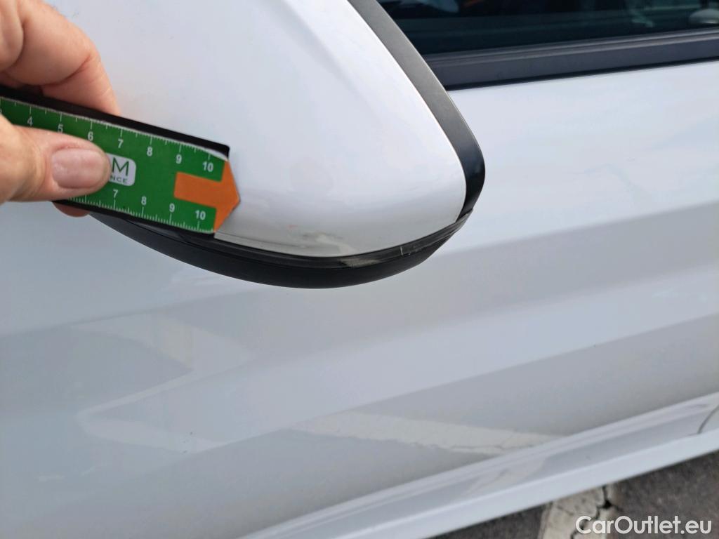  Peugeot  208 PEUGEOT  / 2019 / 5P / berlina con portón BlueHDi 73kW (100CV) Active Pack (AC) #16