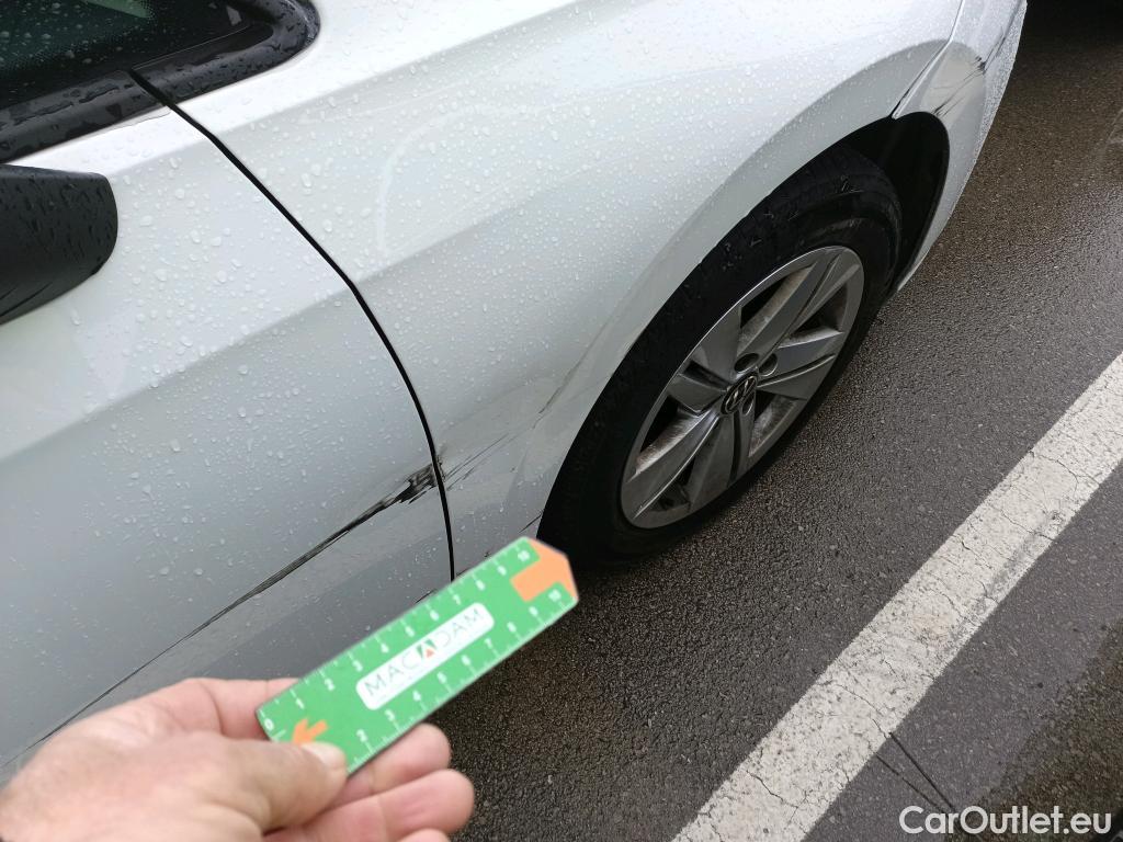  Volkswagen  Golf  VOLKSWAGEN / 2020 / 5P / familiar 2.0 TDI 85kW (115CV) DSG Variant #9