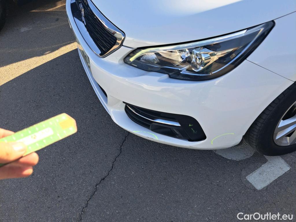  Peugeot  308 PEUGEOT  / 2017 / 5P / berlina con portón 5p Active Pack BlueHDi 130 S&S #23