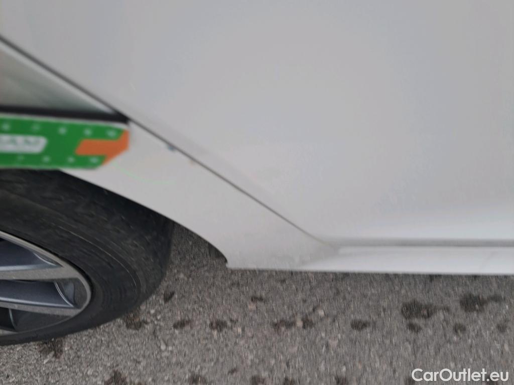  Skoda  Octavia SKODA  / 2020 / 5P / familiar Combi 2.0 TDI 110kW (150CV) DSG Style #46