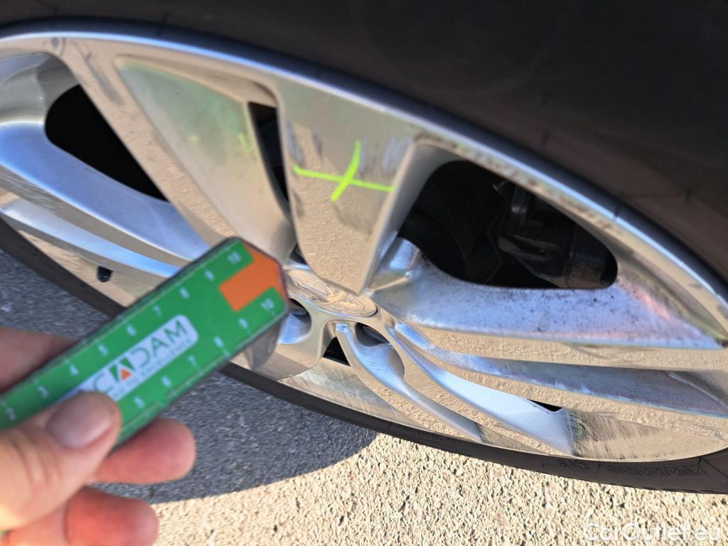  Peugeot  308 PEUGEOT  / 2017 / 5P / berlina con portón 5p Active Pack BlueHDi 130 S&S #16