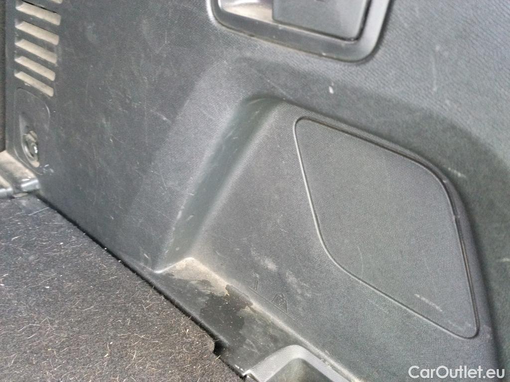  Peugeot  3008 PEUGEOT  / 2020 / 5P / todoterreno 1.5 BlueHDi 96kW S&S Allure Pack EAT8 #22