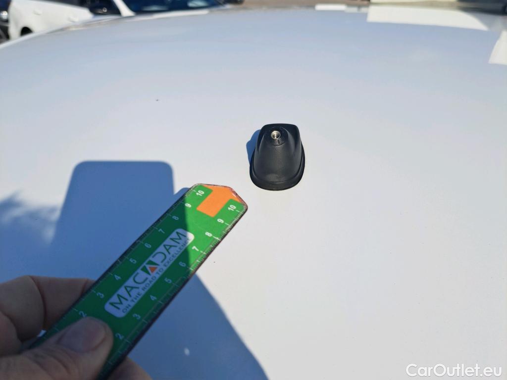  Peugeot  308 PEUGEOT  / 2017 / 5P / berlina con portón 5p Active Pack BlueHDi 130 S&S #39