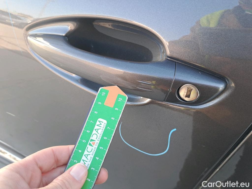  Peugeot  3008 PEUGEOT  Hybrid / 2020 / 5P / todoterreno 225 e-EAT8 Allure (AC2) #35