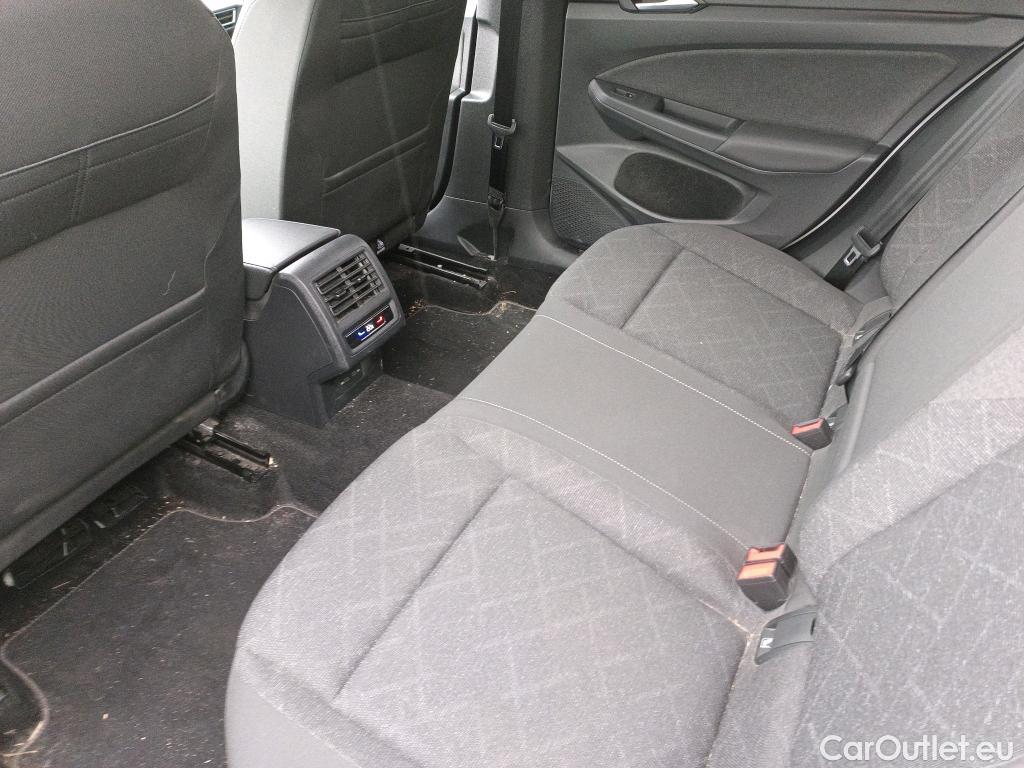  Volkswagen  Golf  VOLKSWAGEN / 2020 / 5P / familiar 2.0 TDI 85kW (115CV) DSG Variant #27