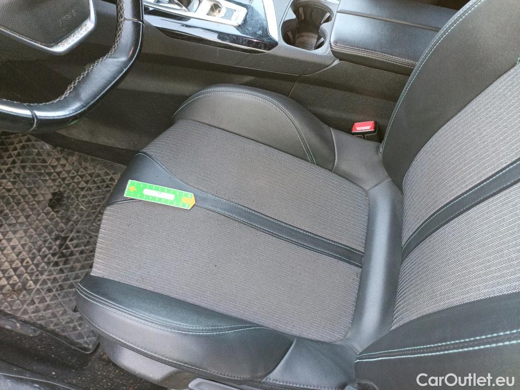  Peugeot  3008 PEUGEOT  / 2020 / 5P / todoterreno 1.5 BlueHDi 96kW S&S Allure Pack EAT8 #1