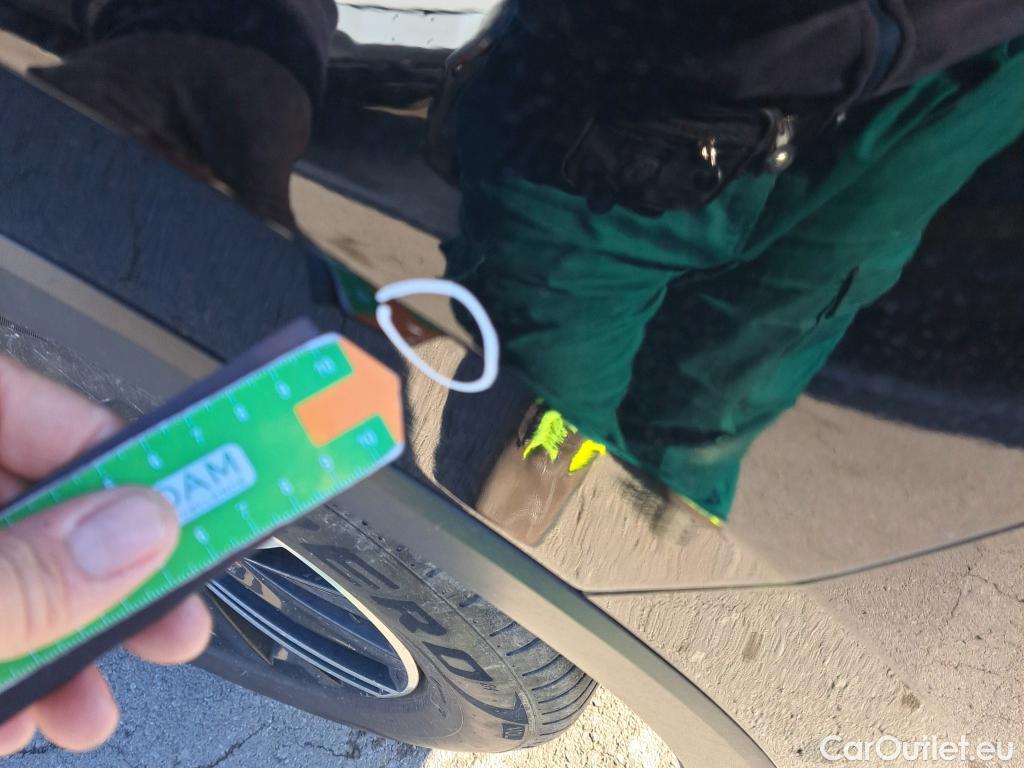  Volkswagen  Tiguan VOLKSWAGEN  / 2020 / 5P / todoterreno Life 2.0 TDI 110kW (150CV) DSG (AC2) #19