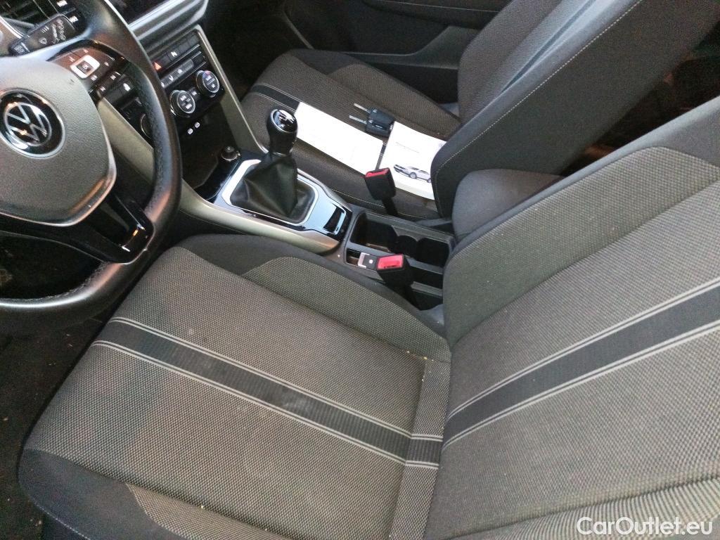  Volkswagen  T-ROC VOLKSWAGEN  / 2017 / 5P / todoterreno Advance 1.0 TSI 81kW (110CV) #8