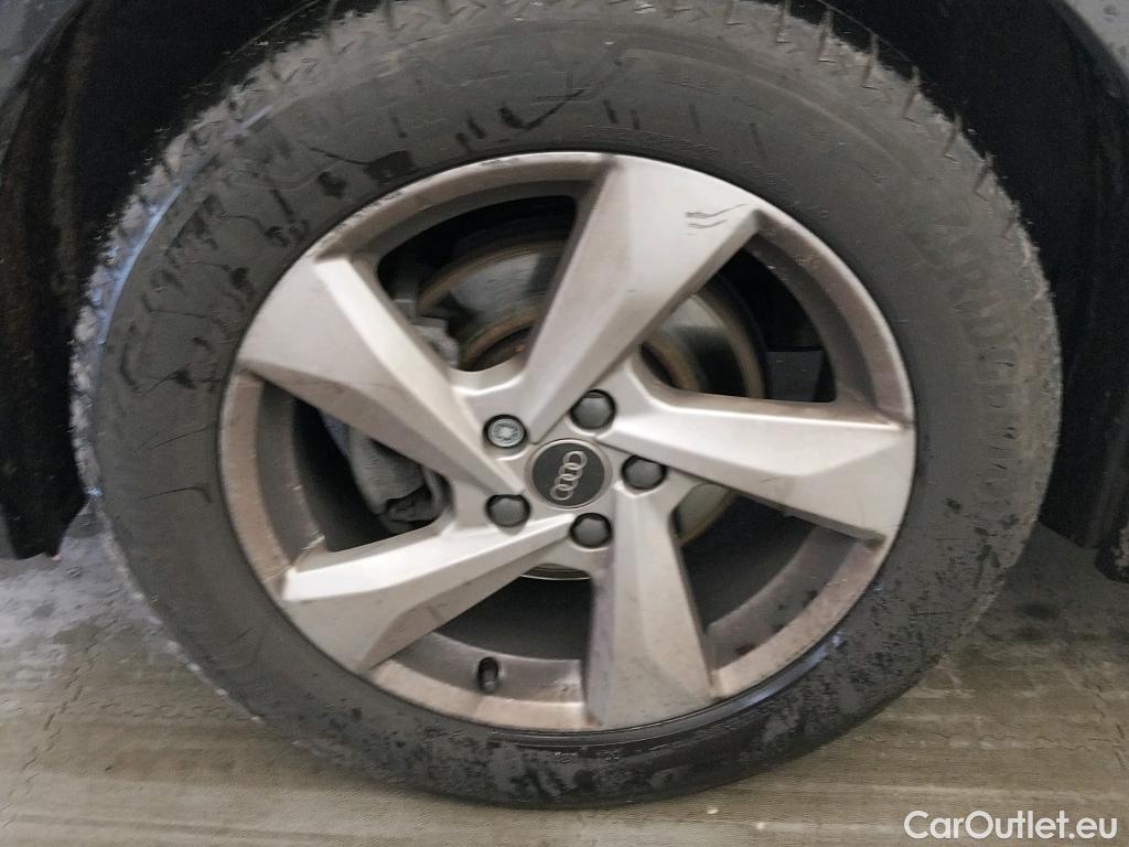  Audi  Q3 AUDI  / 2018 / 5P / todoterreno Advanced 35 TDI 110kW (150CV) S tronic (AC9) #3