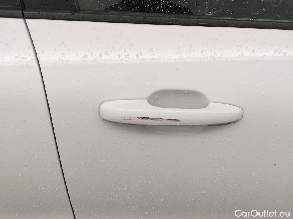  Ford  Kuga FORD  / 2019 / 5P / todoterreno Titanium 1.5T EcoBoost 88kW (120CV) #17