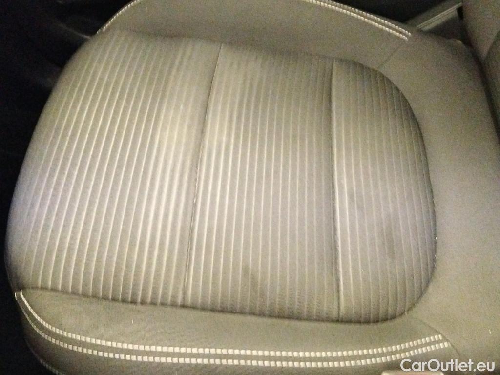  Ford  Kuga FORD  / 2019 / 5P / todoterreno Titanium 1.5T EcoBoost 88kW (120CV) #12