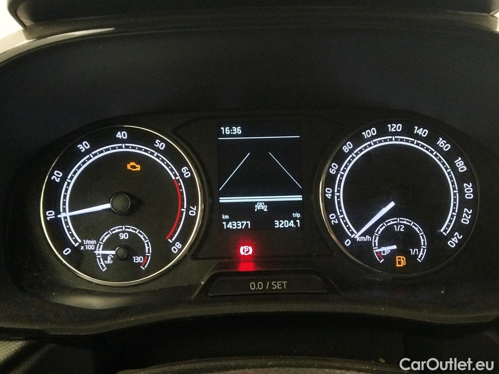  Skoda  Fabia SKODA  / 2021 / 5P / berlina con portón 1.0 TSI 70kW (95CV) Ambition (AC2) #16