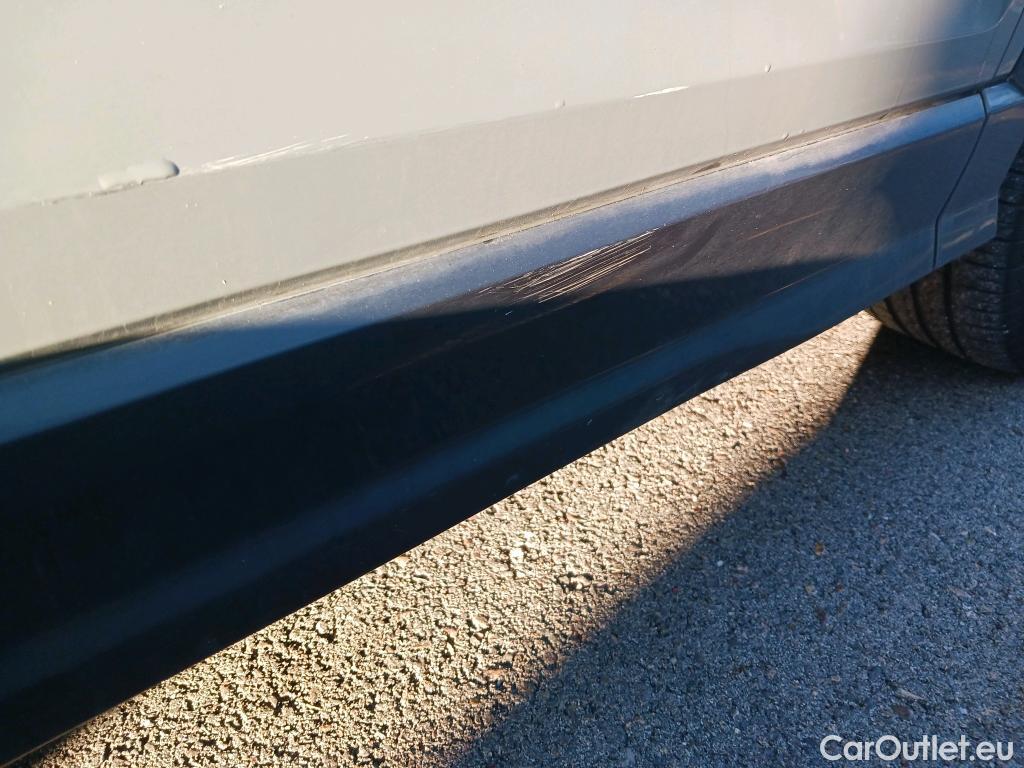  Audi  Q2 AUDI  / 2016 / 5P / todoterreno Design 30 TFSI 85kW (116CV) #32