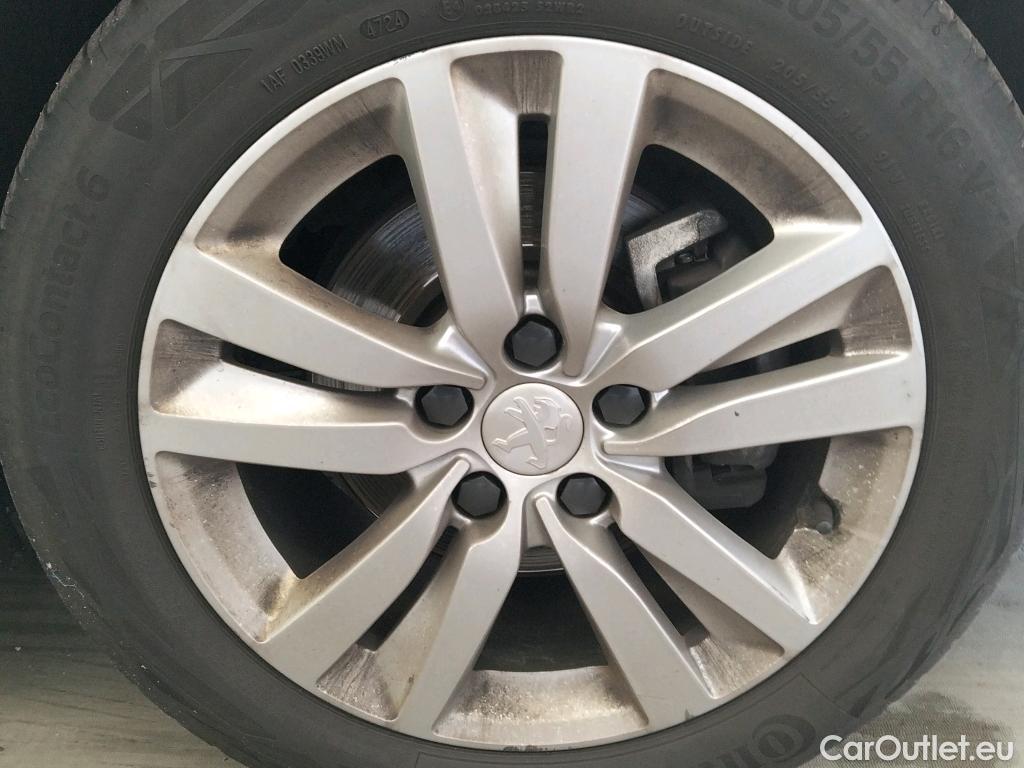  Peugeot  308 PEUGEOT  / 2017 / 5P / familiar SW Active Pack BlueHDi 130 S&S #27