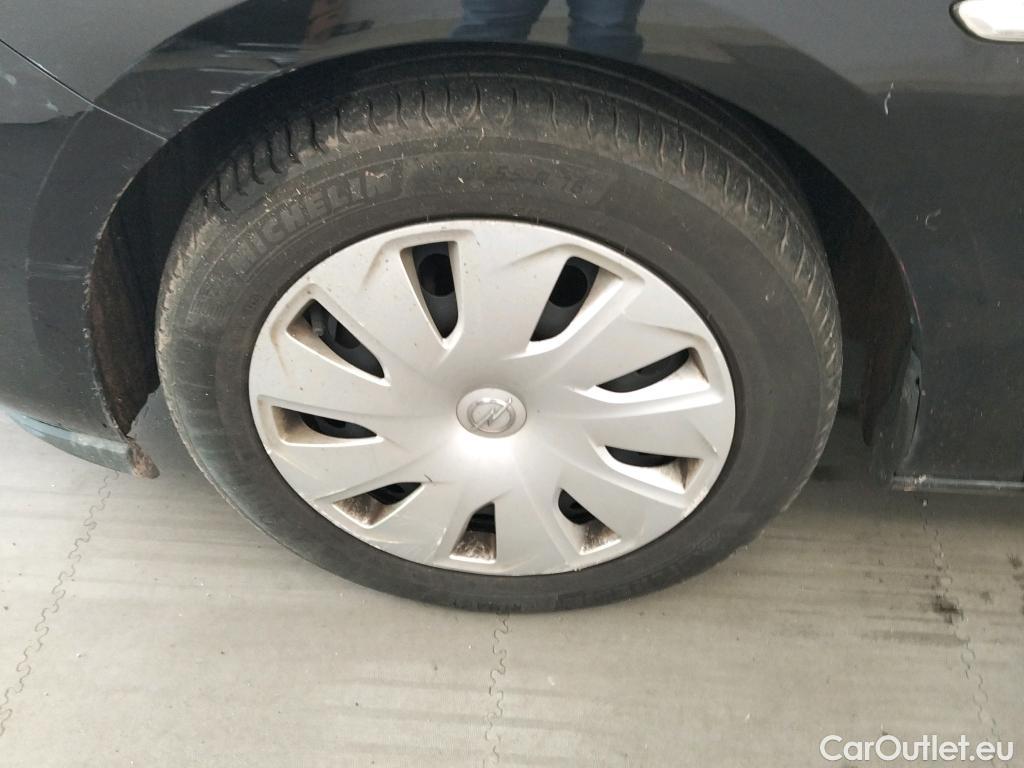  Opel  Astra OPEL  / 2015 / 5P / berlina con portón 1.6 CDTi S/S 81kW (110CV) Selective #32