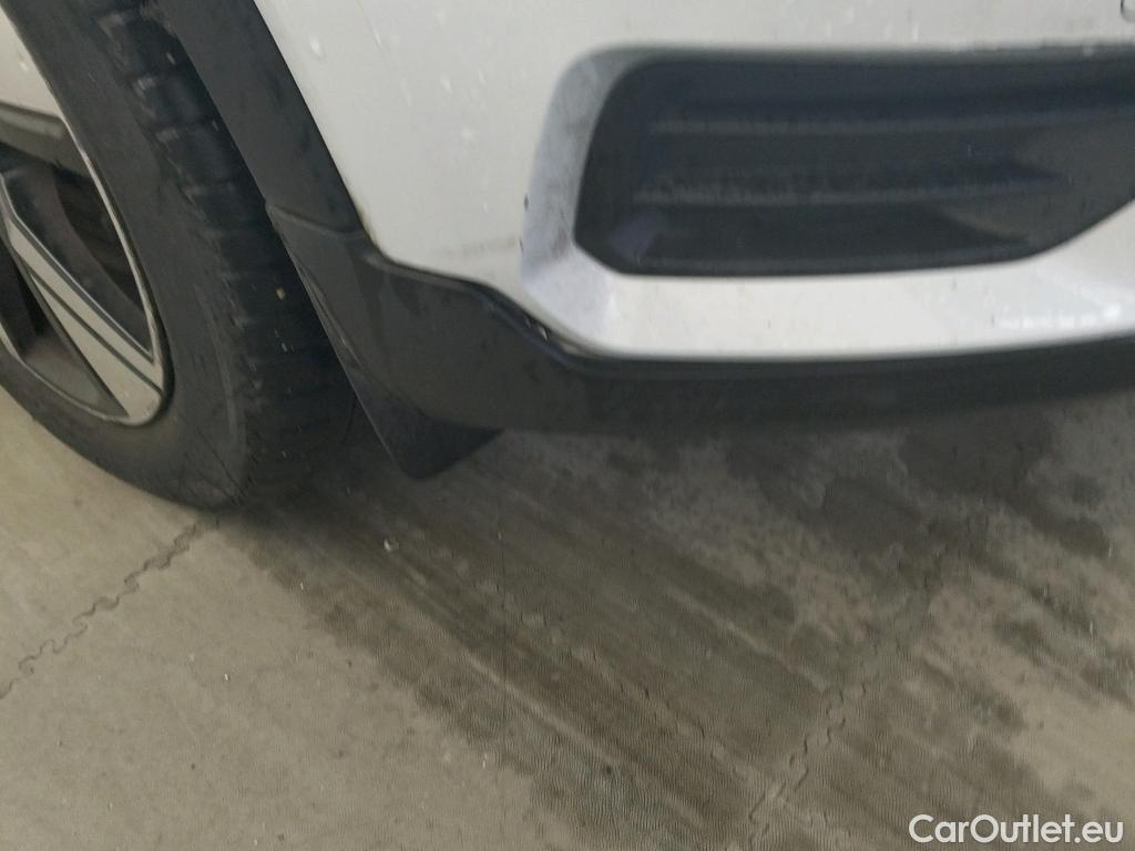  Volvo  XC 40 VOLVO XC40 / 2017 / 5P / todoterreno 1.5 T4 Twin Recharge R-Design Auto #28