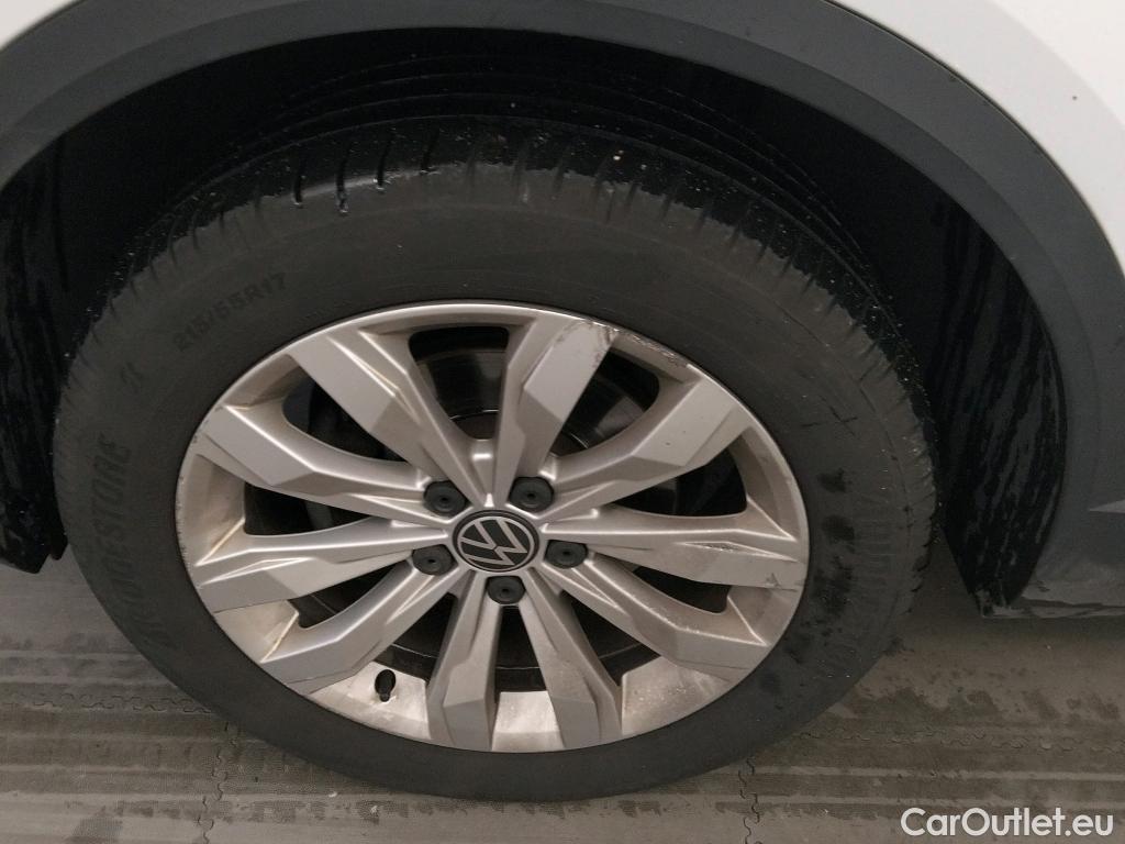  Volkswagen  T-ROC VOLKSWAGEN  / 2017 / 5P / todoterreno Advance 1.6 TDI 85kW (115CV) #13