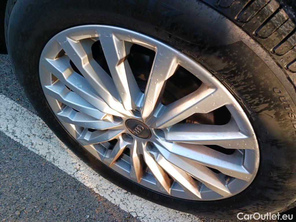  Audi  Q2 AUDI  / 2016 / 5P / todoterreno Design 30 TFSI 85kW (116CV) #44