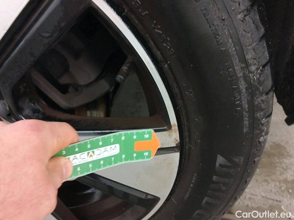  Volvo  XC 40 VOLVO XC40 / 2017 / 5P / todoterreno 1.5 T4 Twin Recharge R-Design Auto #31