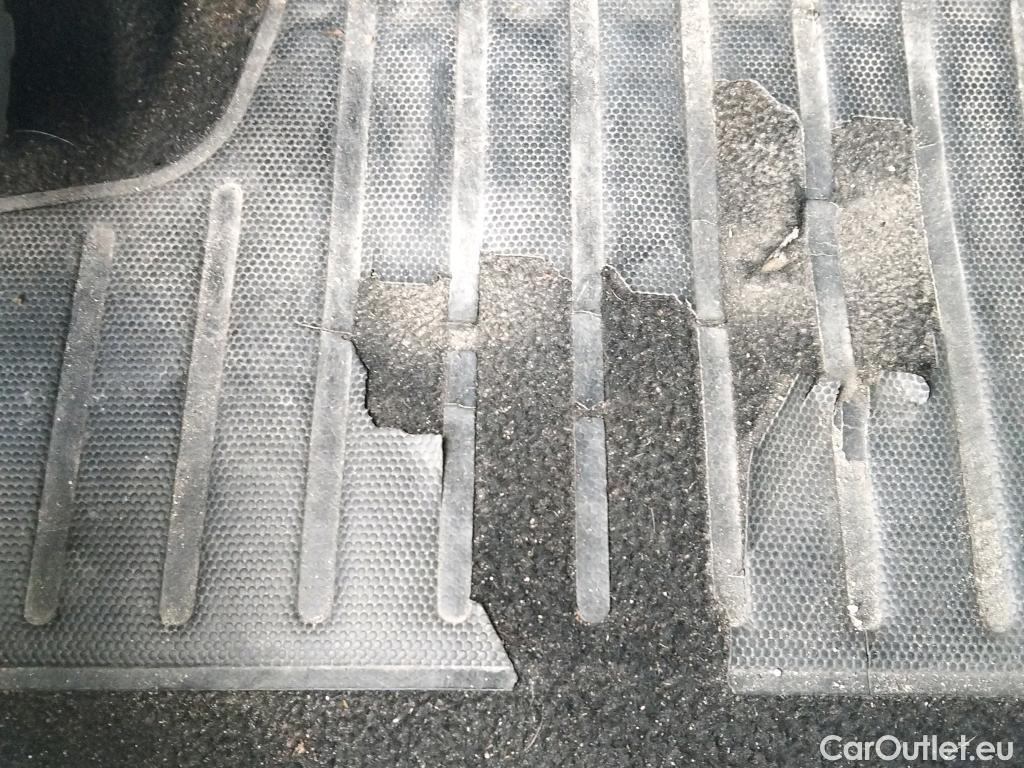  Peugeot  2008 PEUGEOT  / 2019 / 5P / todoterreno Active Pack BlueHDI 81kW (110CV) #7