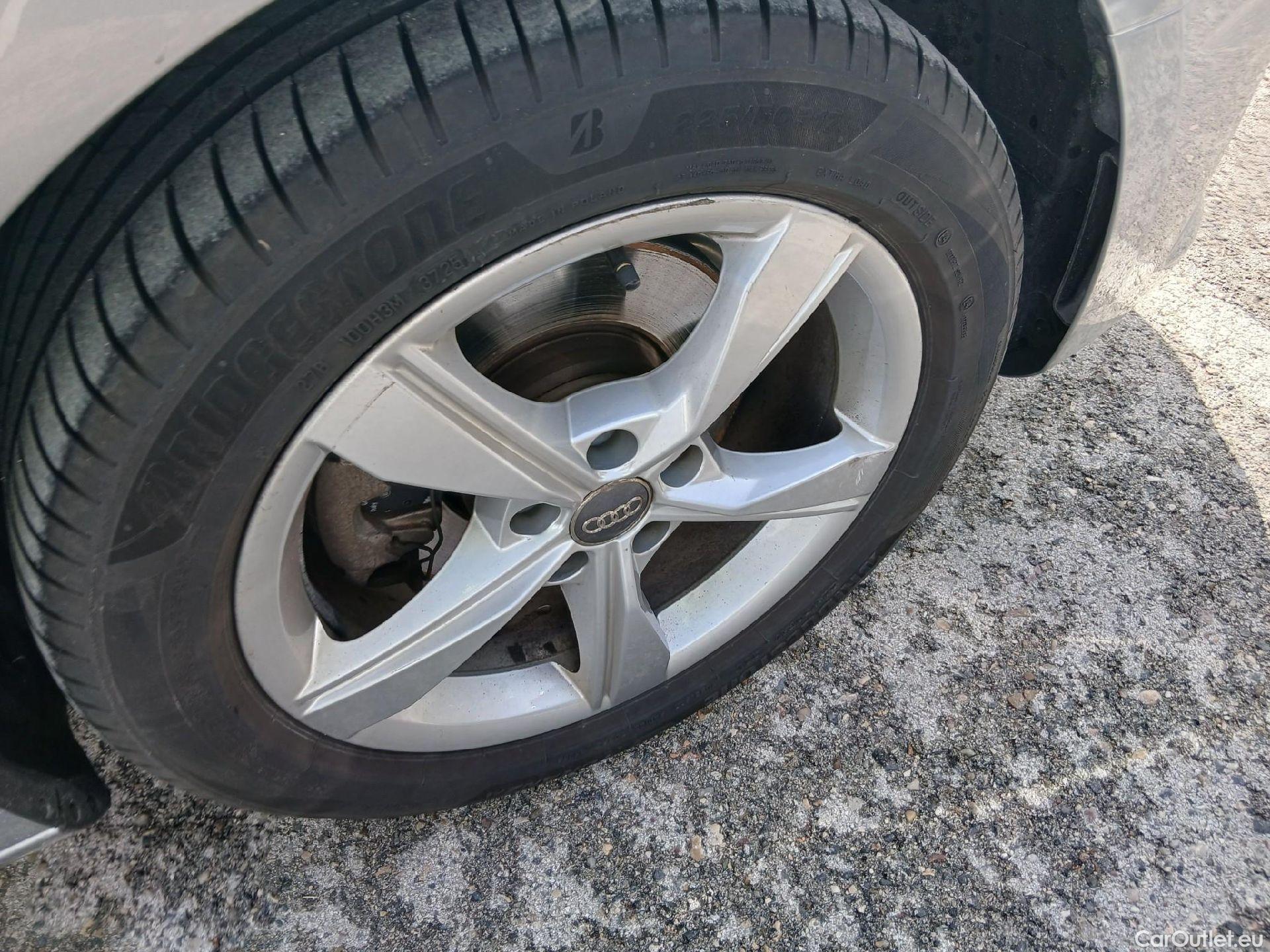  Audi  A4 AUDI  / 2019 / 4P / sedán Advanced 35 TDI 120kW (163CV) S tronic #3