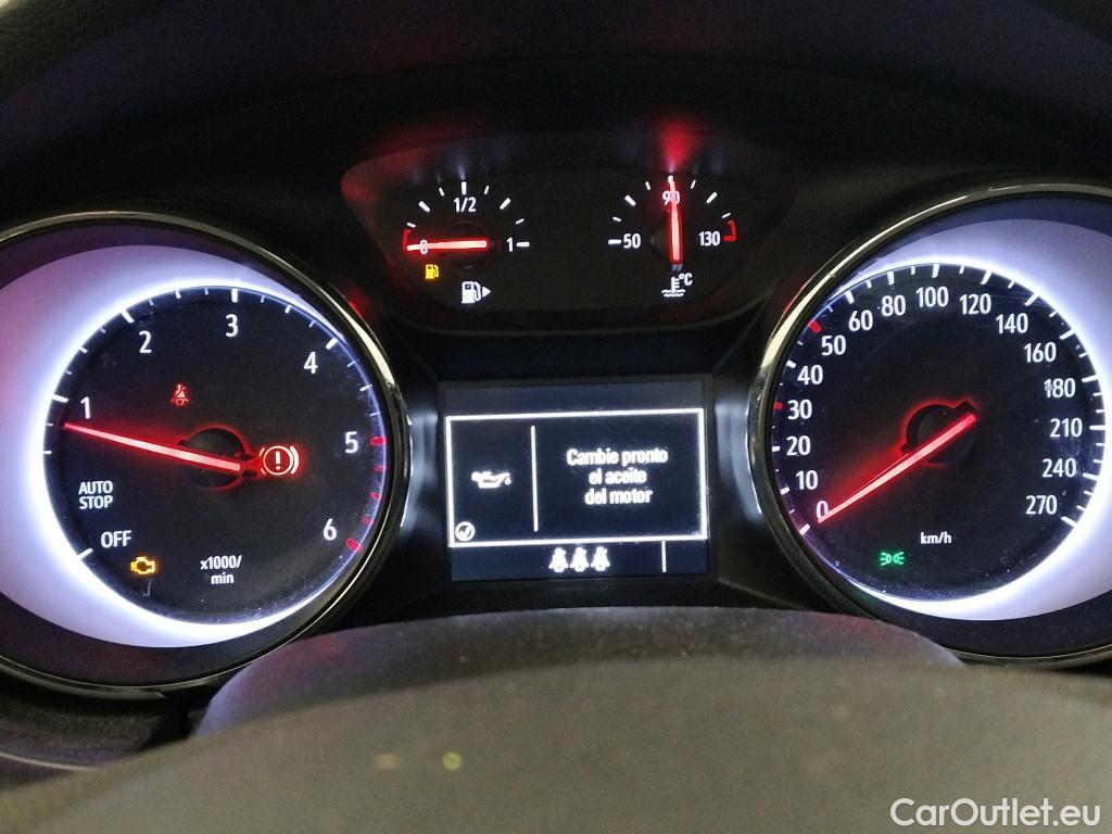  Opel  Astra OPEL  / 2015 / 5P / berlina con portón 1.6 CDTi S/S 81kW (110CV) Selective #41