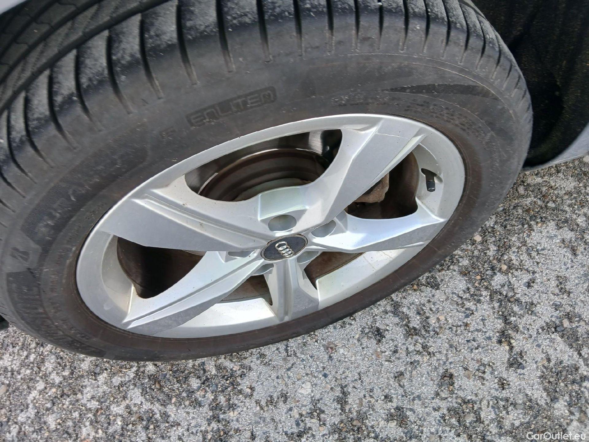  Audi  A4 AUDI  / 2019 / 4P / sedán Advanced 35 TDI 120kW (163CV) S tronic #2