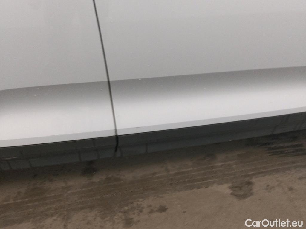  Volvo  XC 40 VOLVO XC40 / 2017 / 5P / todoterreno 1.5 T4 Twin Recharge R-Design Auto #16