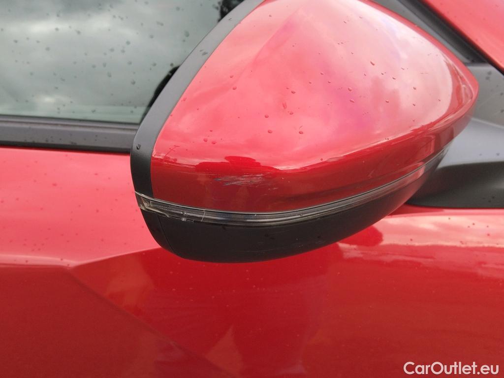  Peugeot  2008 PEUGEOT  / 2019 / 5P / todoterreno Active Pack BlueHDI 81kW (110CV) #29