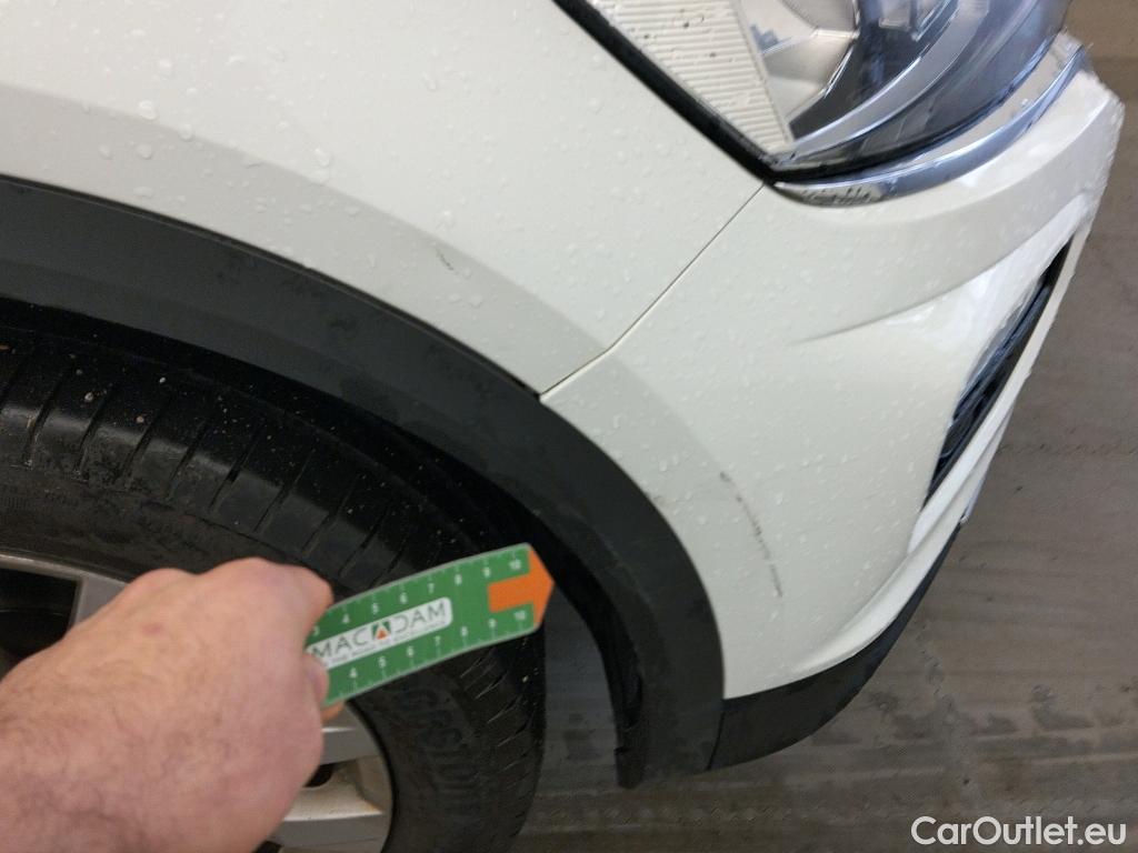  Volkswagen  T-ROC VOLKSWAGEN  / 2017 / 5P / todoterreno Advance 1.6 TDI 85kW (115CV) #18